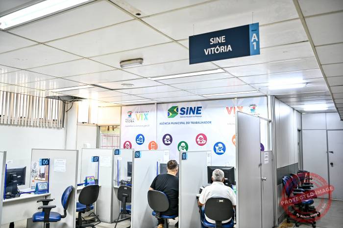 Atendimento ao trabalhador no SINE na Casa do Cidadão