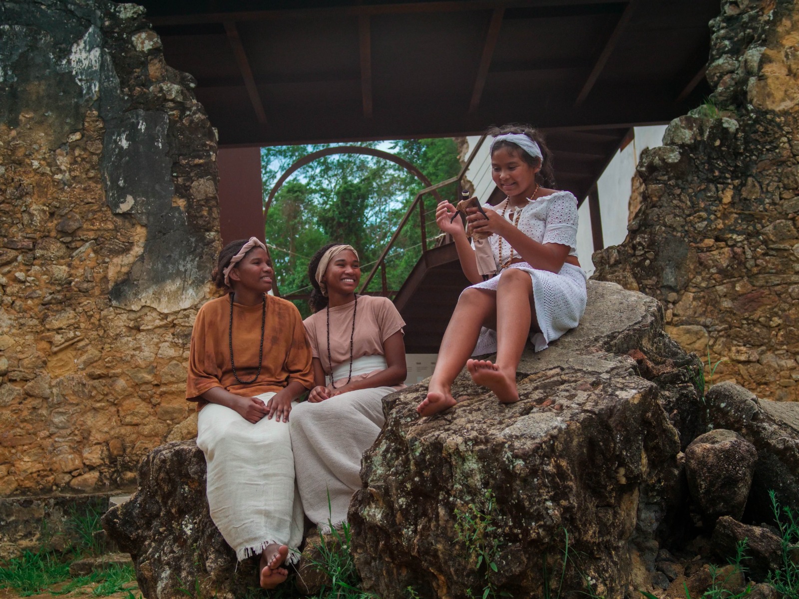 “Ayo – A Bonequinha do Queimado” celebra memória, resistência e esperança no Sítio Histórico