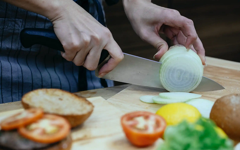 Hamburgueria seleciona Auxiliar de cozinha em Vila Velha