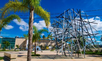 Instalações e obras de artes em parque à céu aberto em Vitória