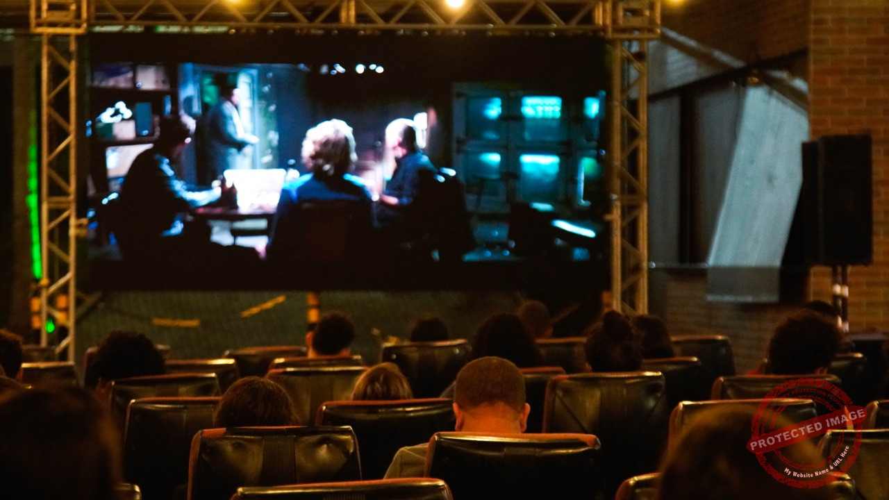 Festival gratuito de cinema ao ar livre é opção de lazer para toda a família