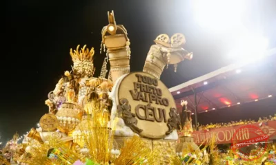 Com homenagem a atriz Léa Garcia, Mocidade Alegre conquista 13º título do Carnaval de SP