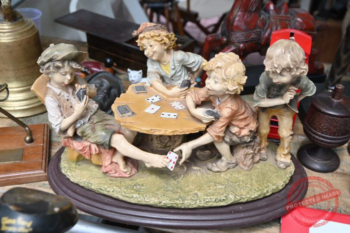 Feira de Antiguidades ocupa Rua da Lama neste sábado