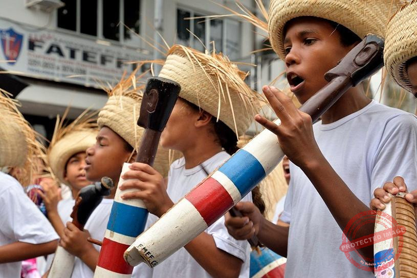 Projeto seleciona crianças e adolescentes para participar de podcast sobre ES